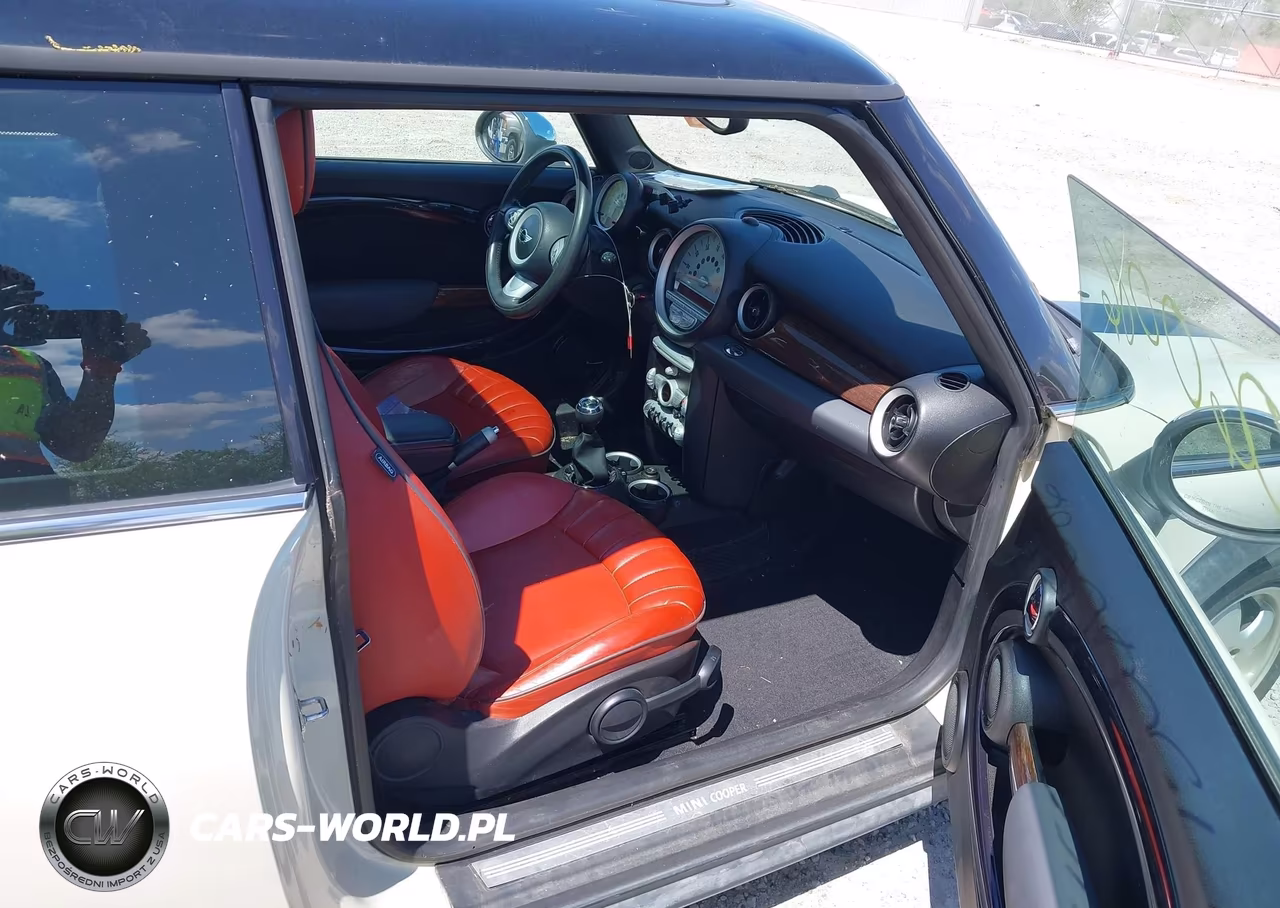 2008 Mini Cooper VIN:WMWMF33508TU65409 - 5