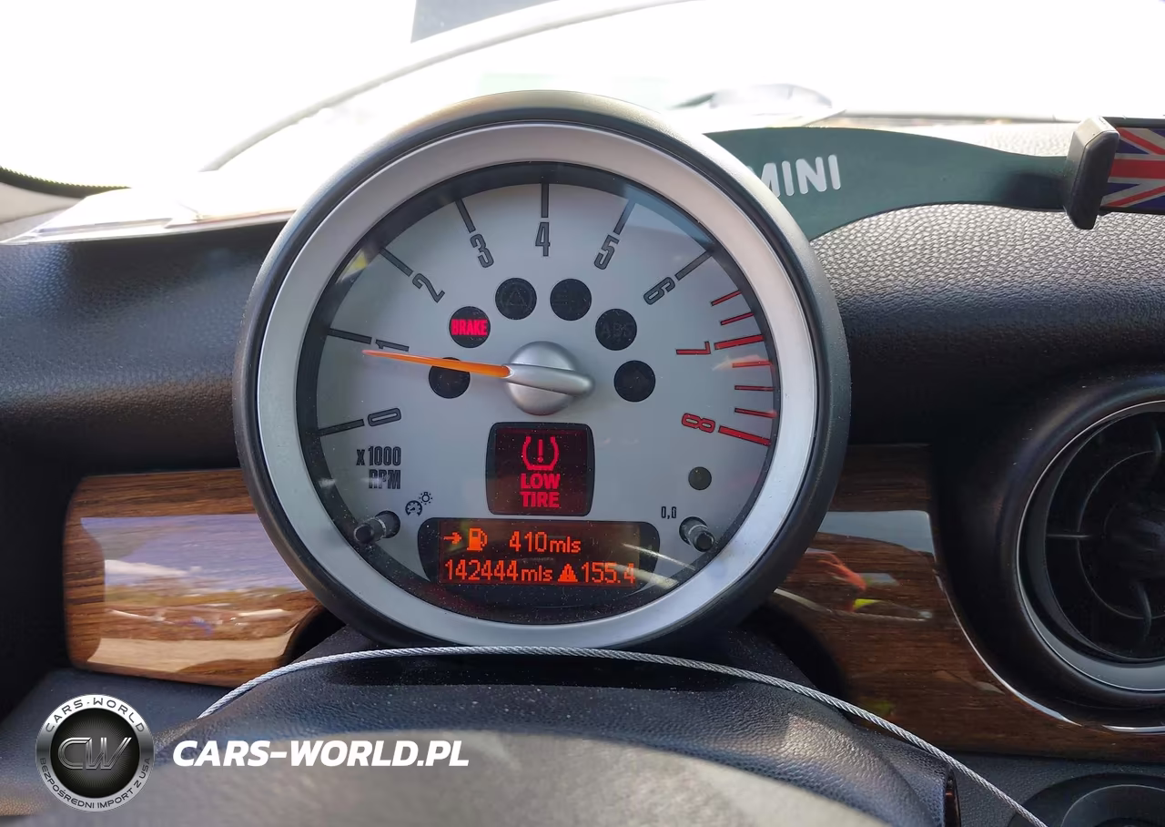 2008 Mini Cooper VIN:WMWMF33508TU65409 - 7