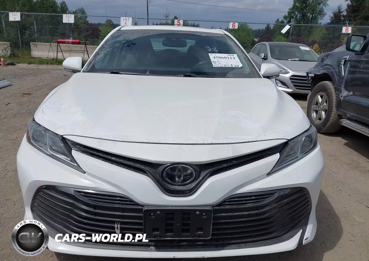 2018 Toyota Camry Le VIN:4T1B11HK3JU632756 - 13