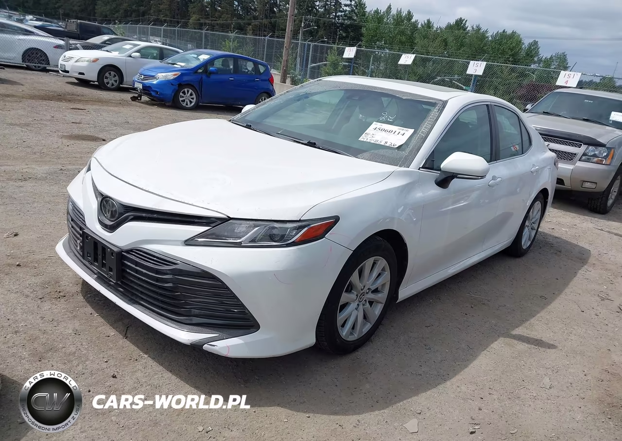 2018 Toyota Camry Le VIN:4T1B11HK3JU632756 - 2