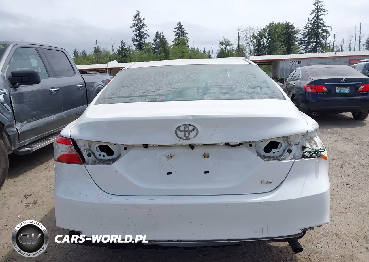 2018 Toyota Camry Le VIN:4T1B11HK3JU632756 - 22