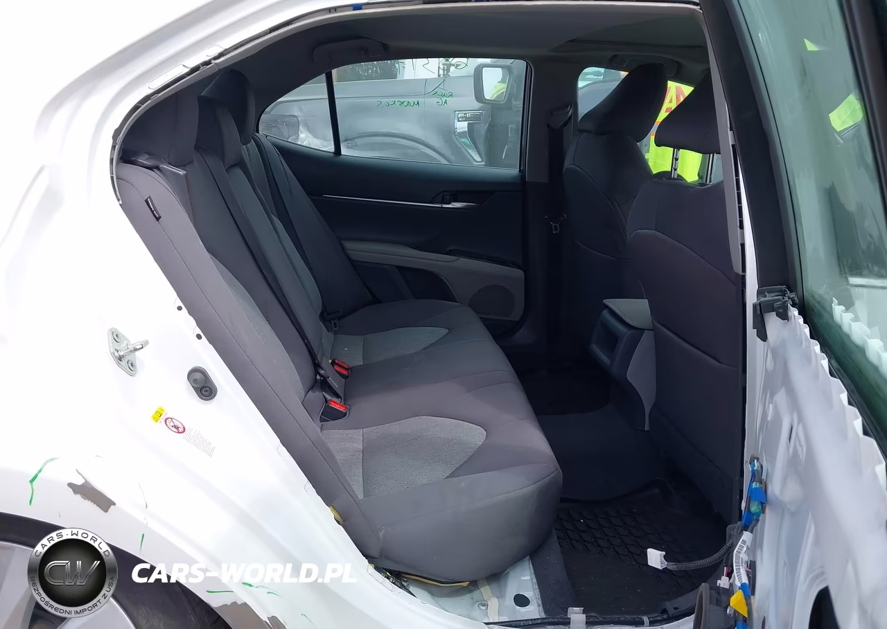 2018 Toyota Camry Le VIN:4T1B11HK3JU632756 - 8