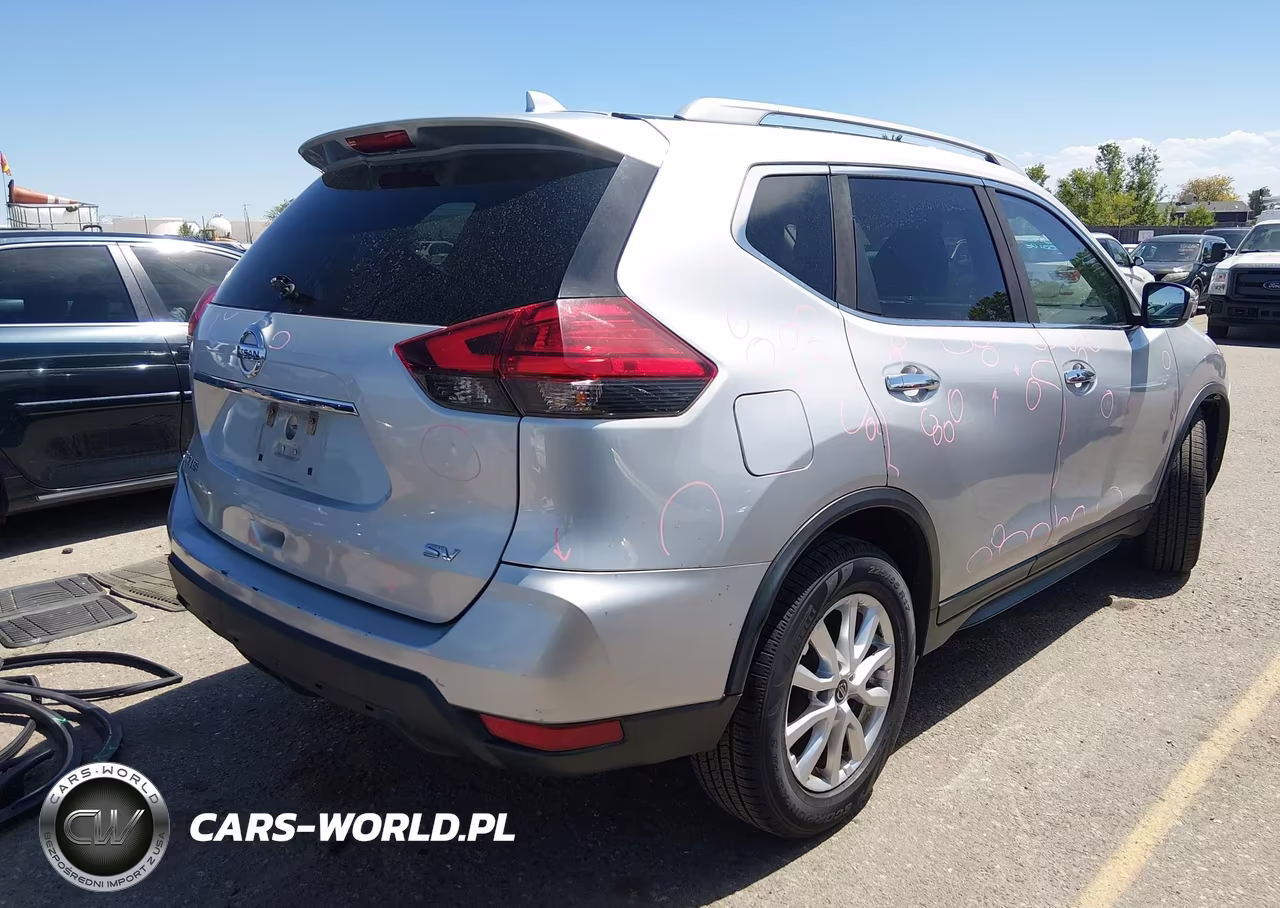 2017 Nissan Rogue Sv VIN:5N1AT2MT4HC823080 - 4