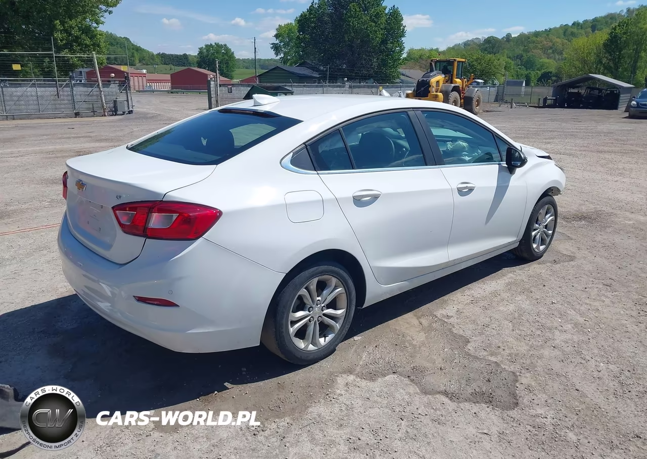 2019 Chevrolet Cruze Lt VIN:1G1BE5SMXK7134704 - 4
