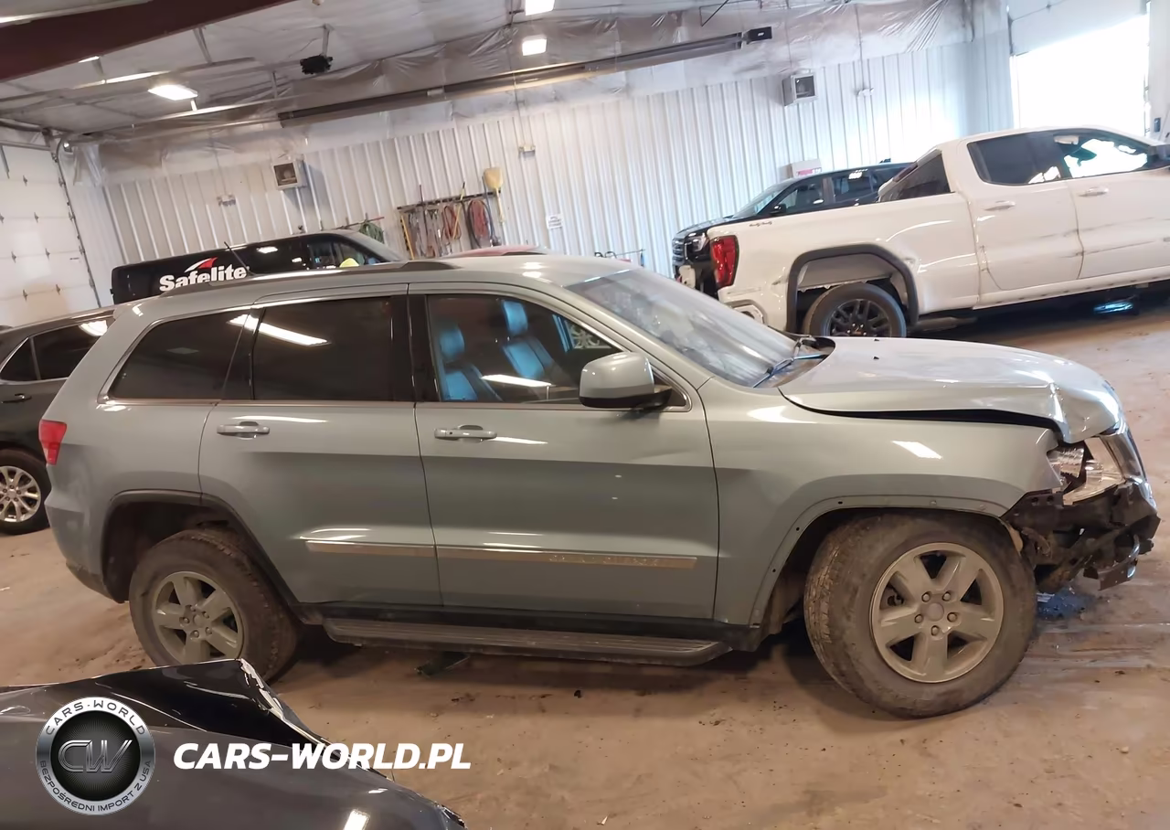 2013 Jeep Grand Cherokee Laredo VIN:1C4RJFAG8DC610378 - 13