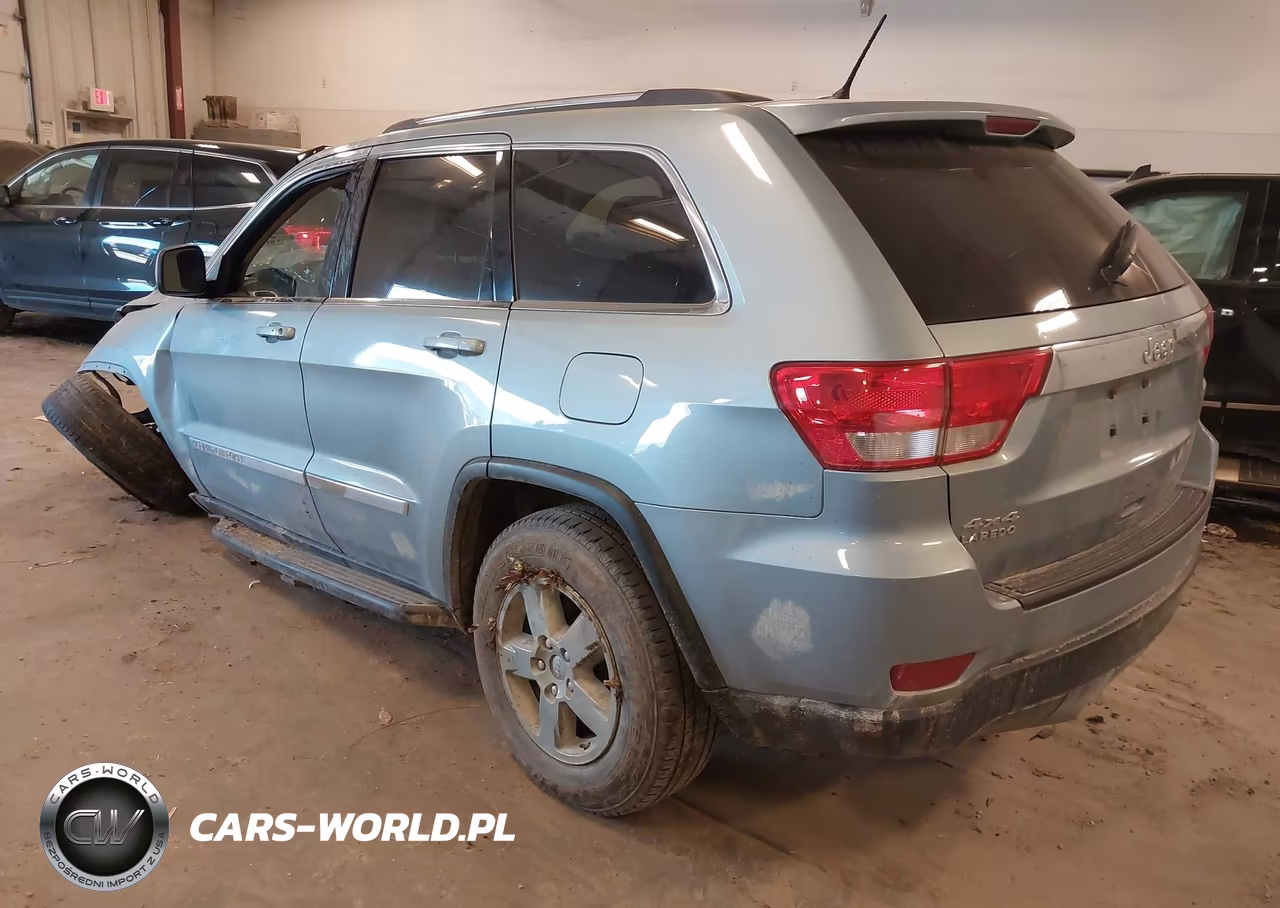 2013 Jeep Grand Cherokee Laredo VIN:1C4RJFAG8DC610378 - 3