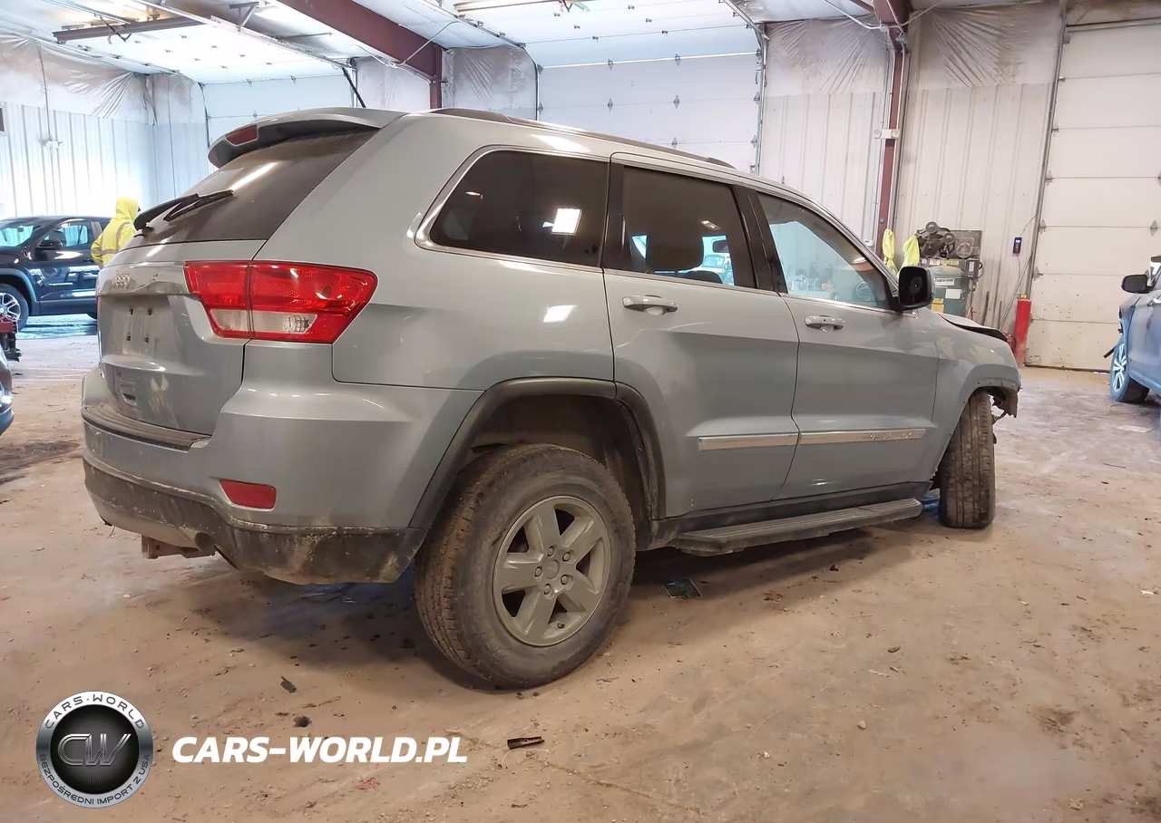2013 Jeep Grand Cherokee Laredo VIN:1C4RJFAG8DC610378 - 4