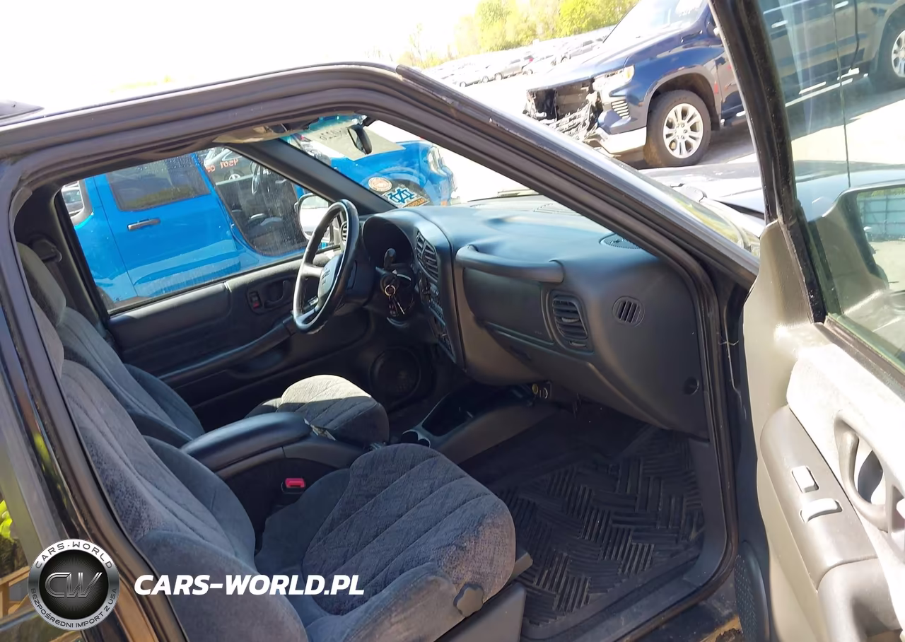 2000 GMC Jimmy Sls Convenience VIN:1GKCT18W2YK276719 - 5