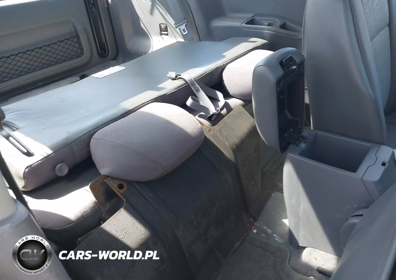 2002 Isuzu Rodeo Sport S 3.2L V6 Hard Top-S 3.2L V6 Soft Top VIN:4S2CM57W824335175 - 8