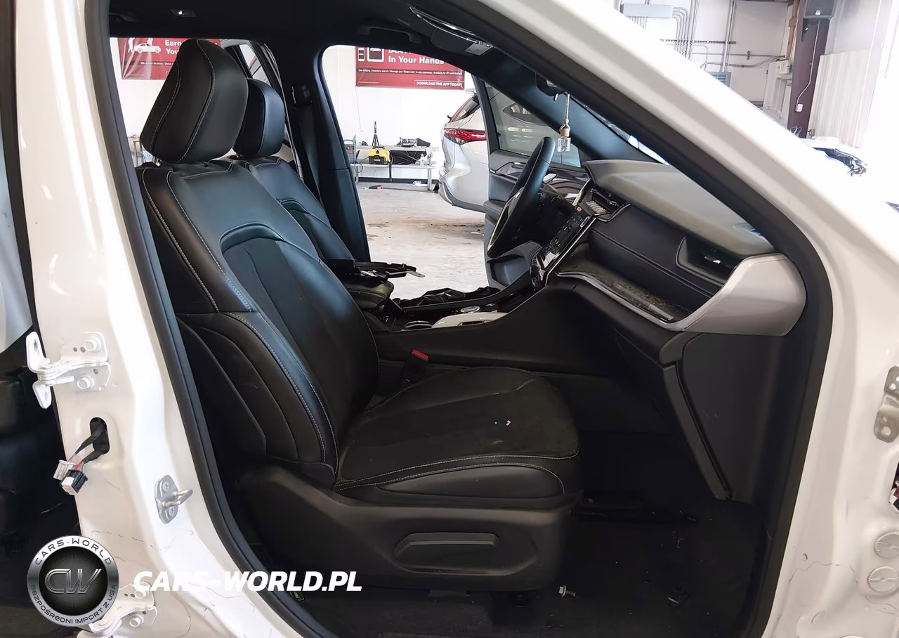 2023 Jeep Grand Cherokee L Altitude 4X2 VIN:1C4RJJAG8P8790567 - 5