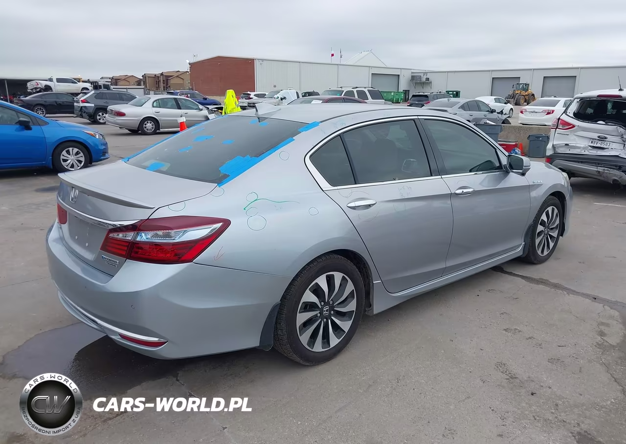 2017 Honda Accord Hybrid Touring VIN:JHMCR6F71HC028330 - 4