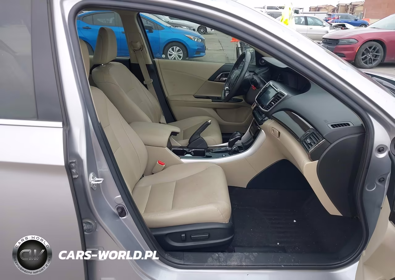 2017 Honda Accord Hybrid Touring VIN:JHMCR6F71HC028330 - 5