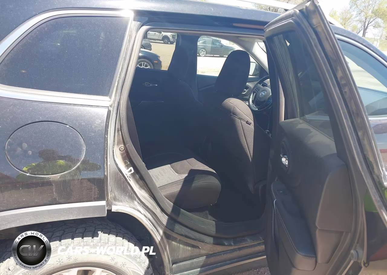 2019 Jeep Cherokee North VIN:1C4PJMCB4KD406794 - 8