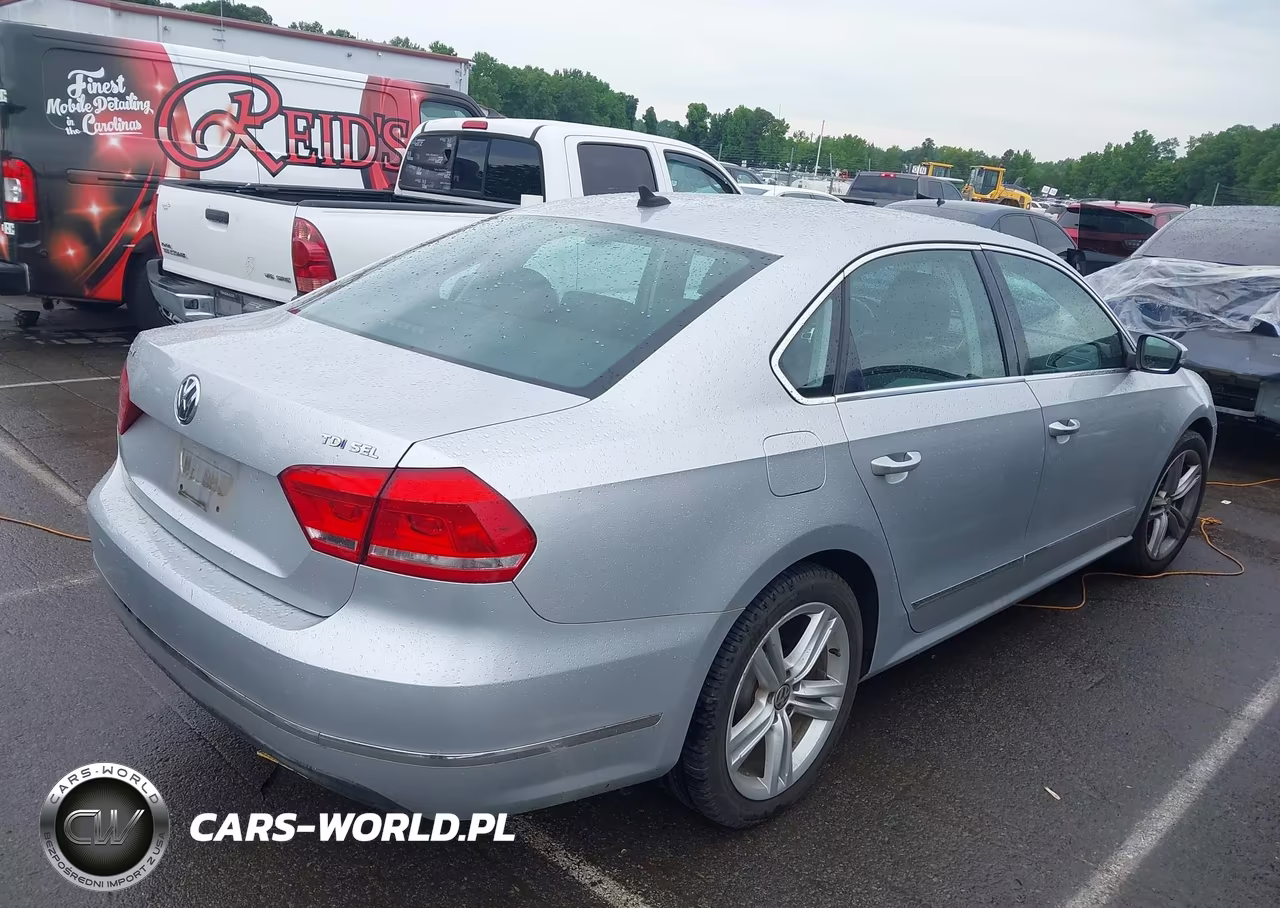 2015 Volkswagen Passat 2.0L Tdi Sel Premium VIN:1VWCV7A32FC014955 - 4