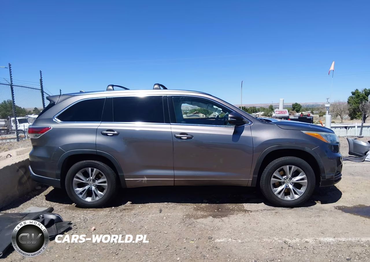2015 Toyota Highlander Xle V6 VIN:5TDKKRFH5FS063699 - 14