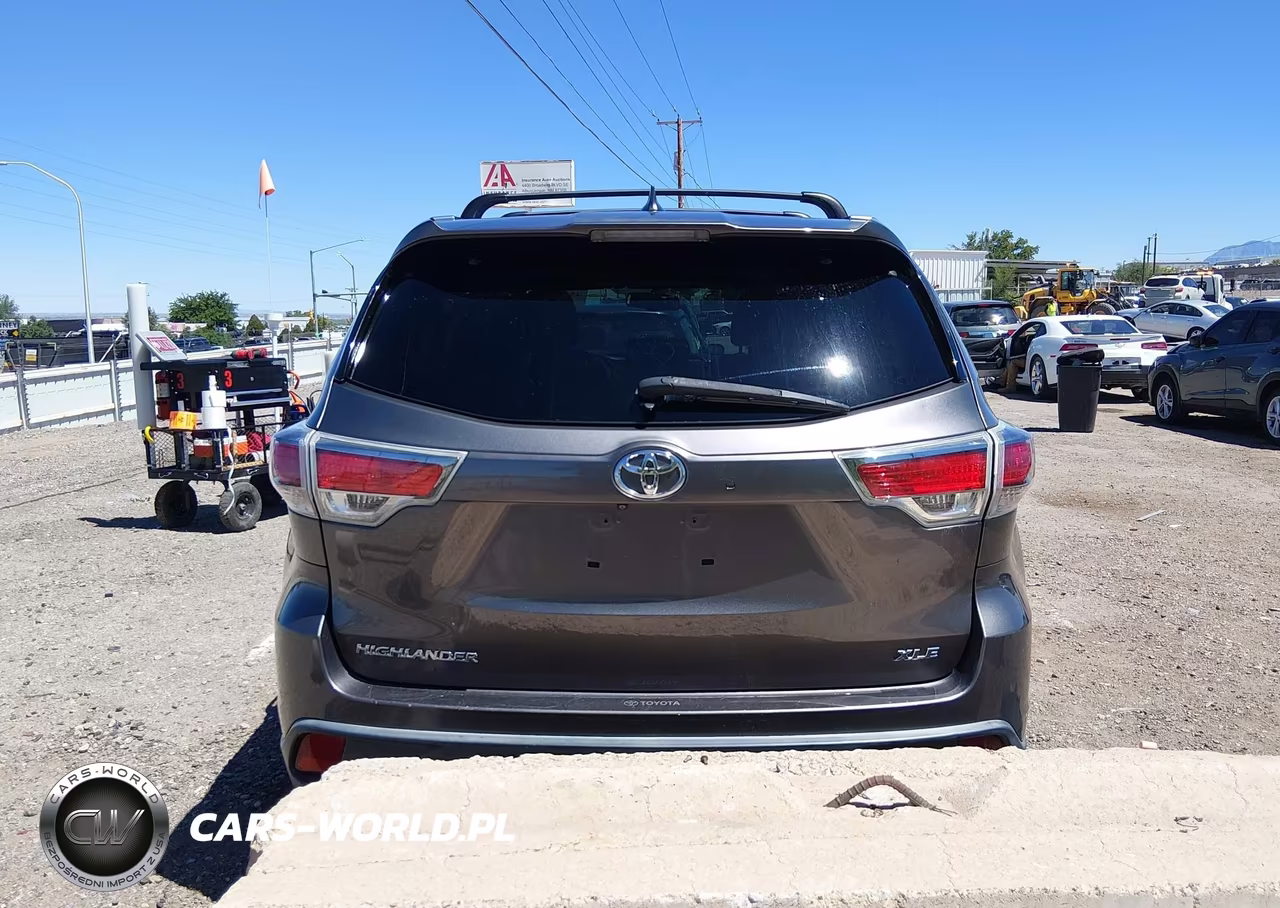 2015 Toyota Highlander Xle V6 VIN:5TDKKRFH5FS063699 - 17