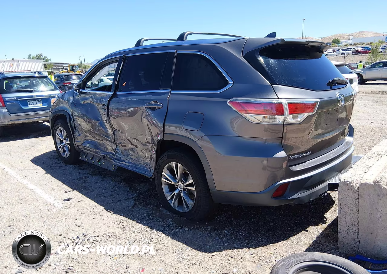 2015 Toyota Highlander Xle V6 VIN:5TDKKRFH5FS063699 - 3