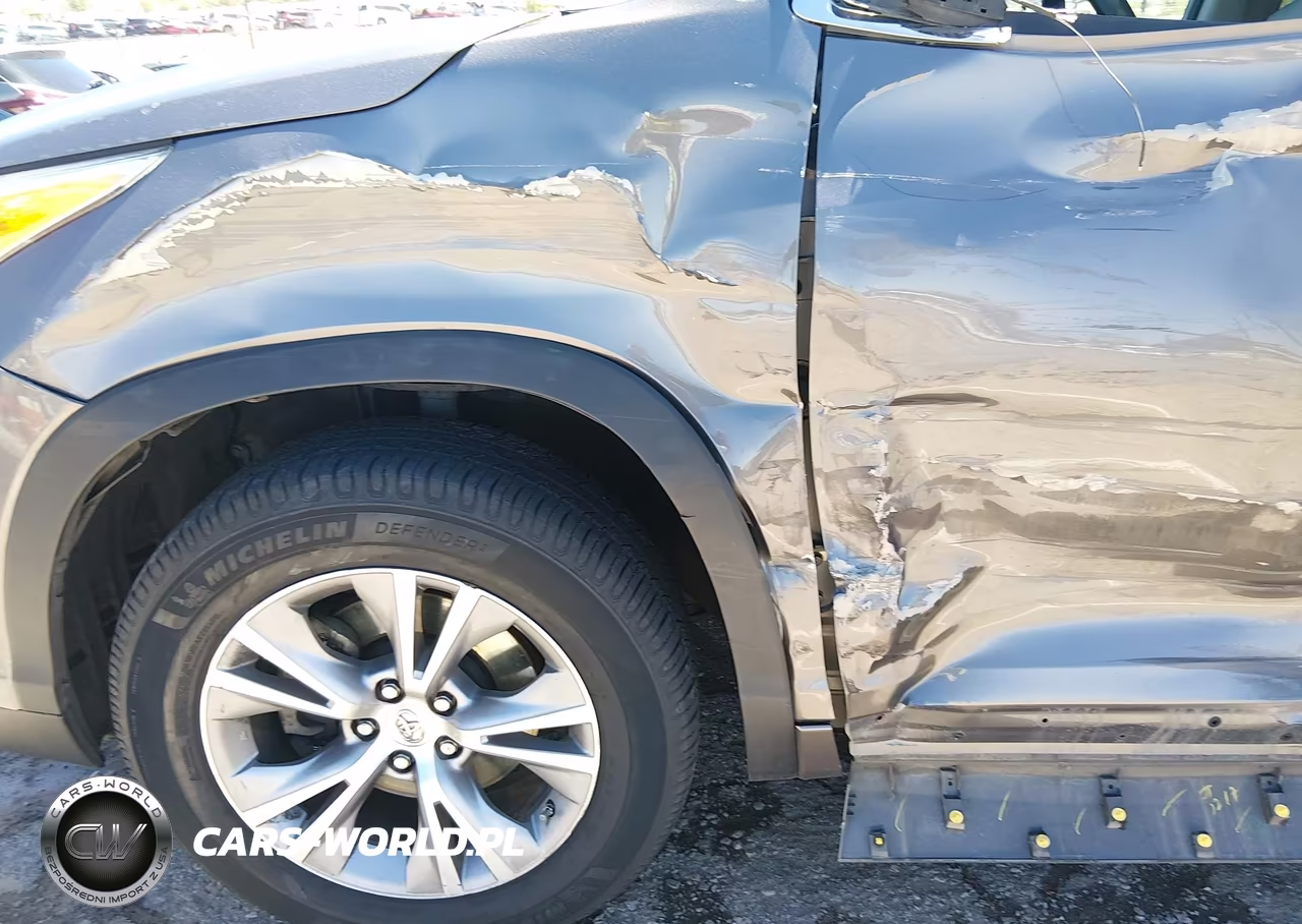 2015 Toyota Highlander Xle V6 VIN:5TDKKRFH5FS063699 - 6