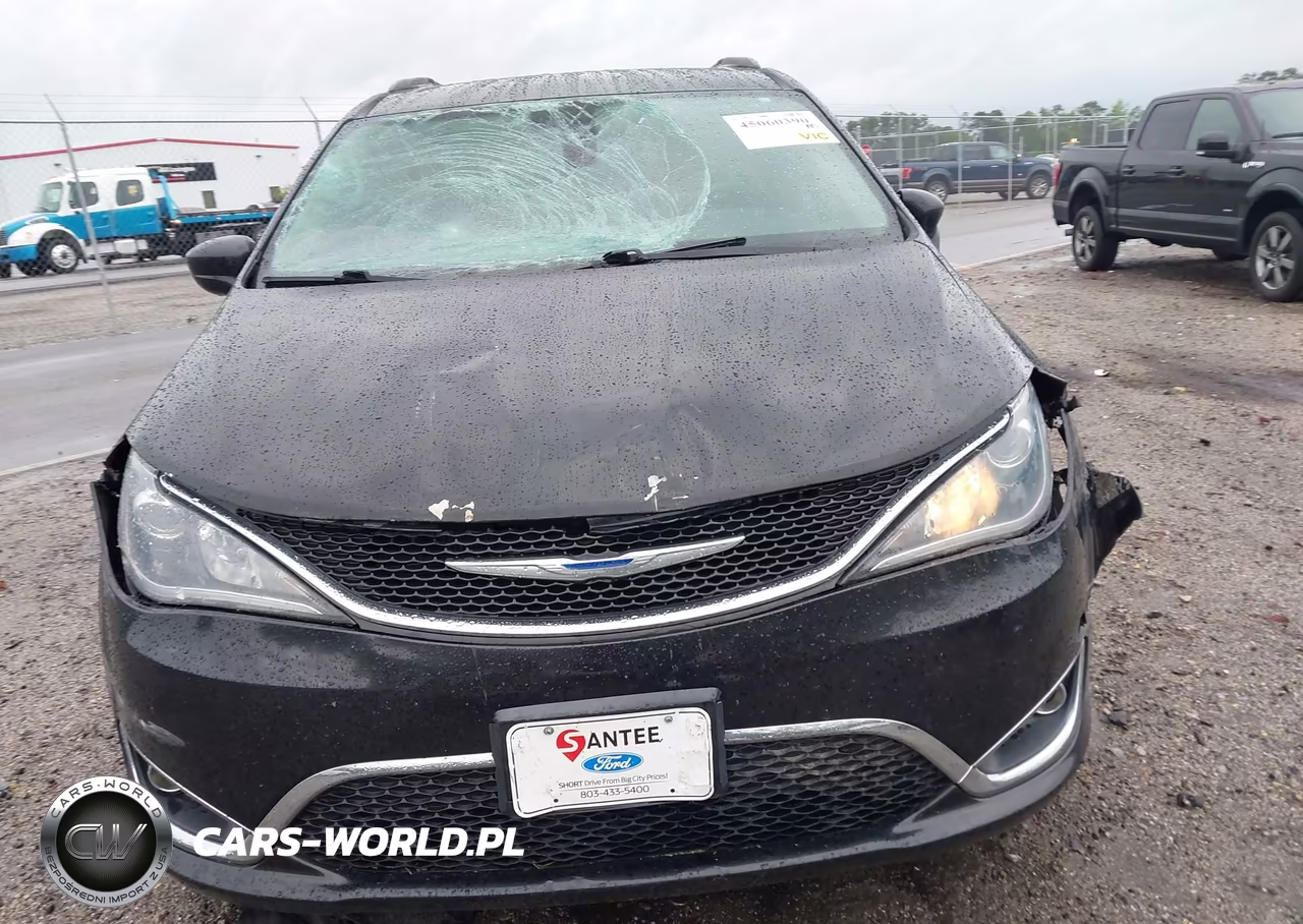 2017 Chrysler Pacifica Touring-L VIN:2C4RC1BG2HR710632 - 12
