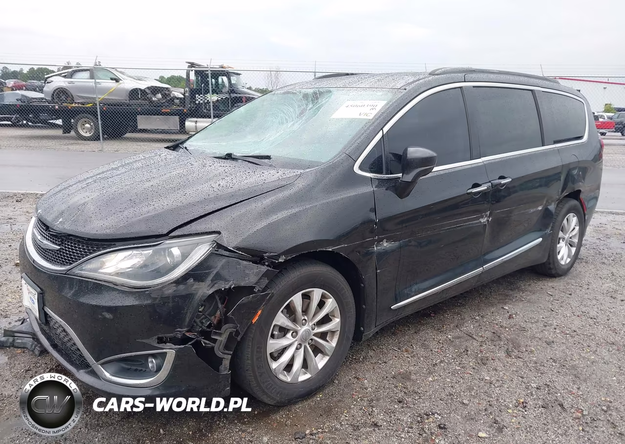 2017 Chrysler Pacifica Touring-L VIN:2C4RC1BG2HR710632 - 2
