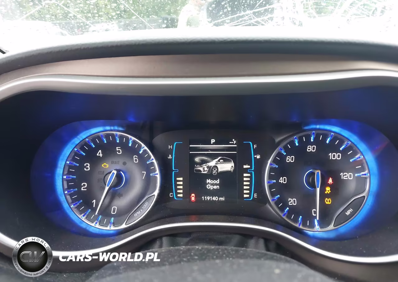 2017 Chrysler Pacifica Touring-L VIN:2C4RC1BG2HR710632 - 7
