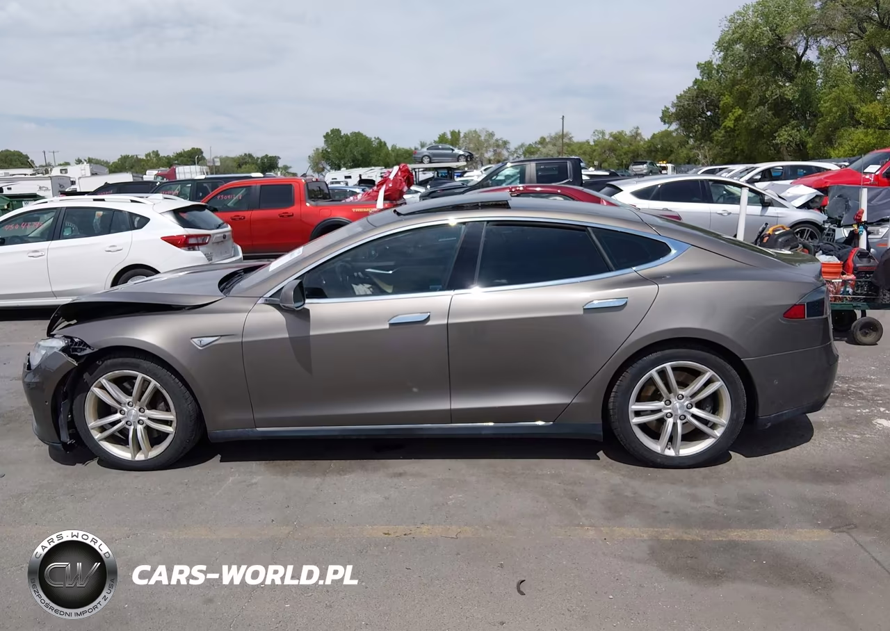 2015 Tesla Model S VIN:5YJSA1H20FF096434 - 14