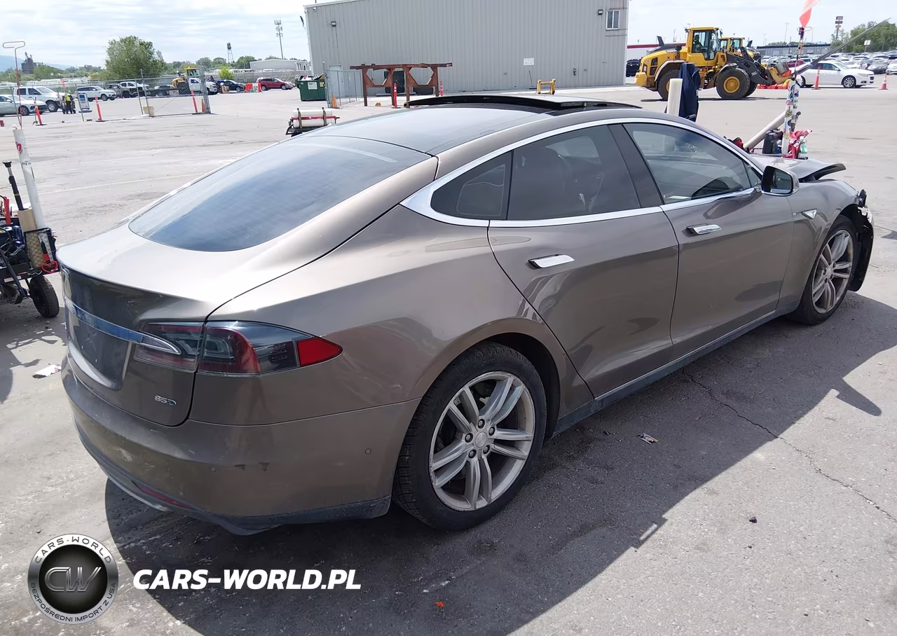 2015 Tesla Model S VIN:5YJSA1H20FF096434 - 4