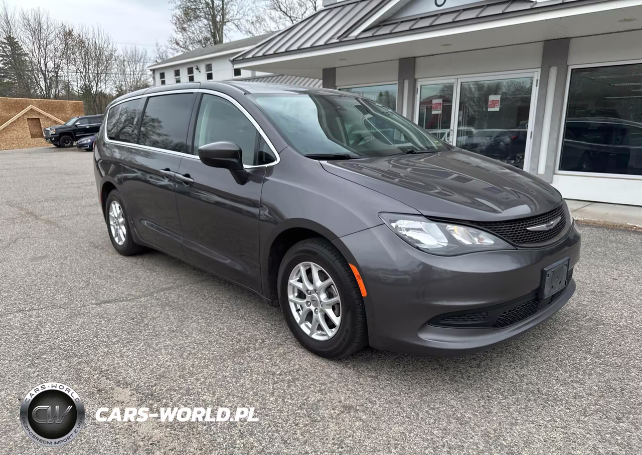 2022 Chrysler Voyager Lx