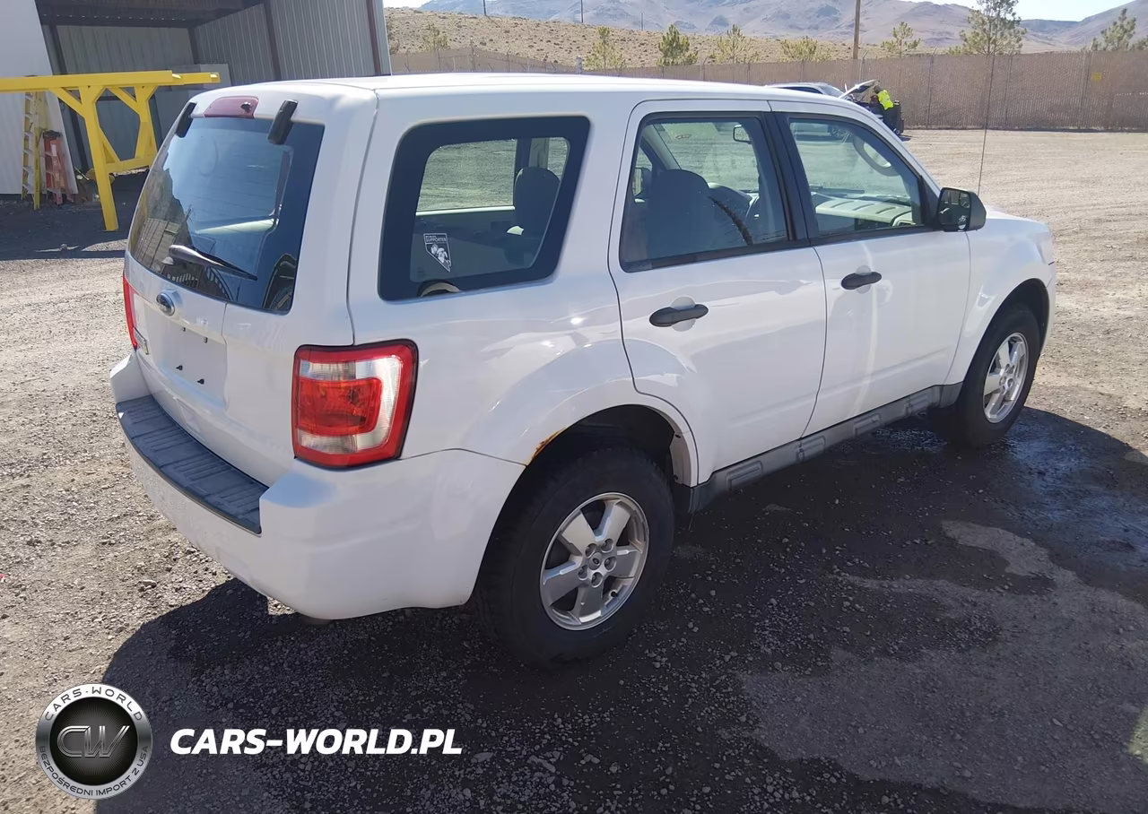 2012 Ford Escape Xls VIN:1FMCU9C79CKB92974 - 4