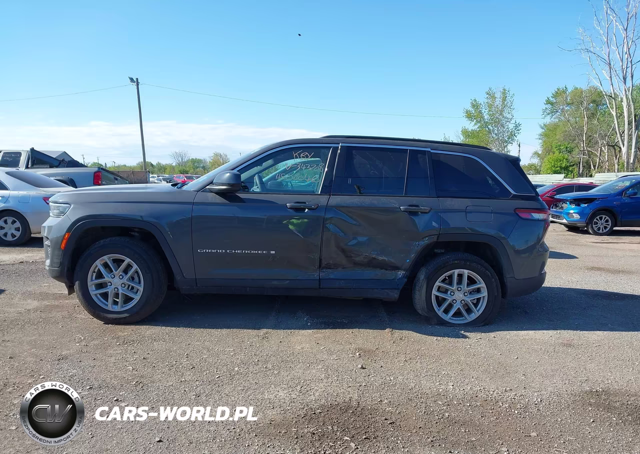 2025 Jeep Grand Cherokee Laredo X 4X4 VIN:1C4RJHAG3SC343708 - 14
