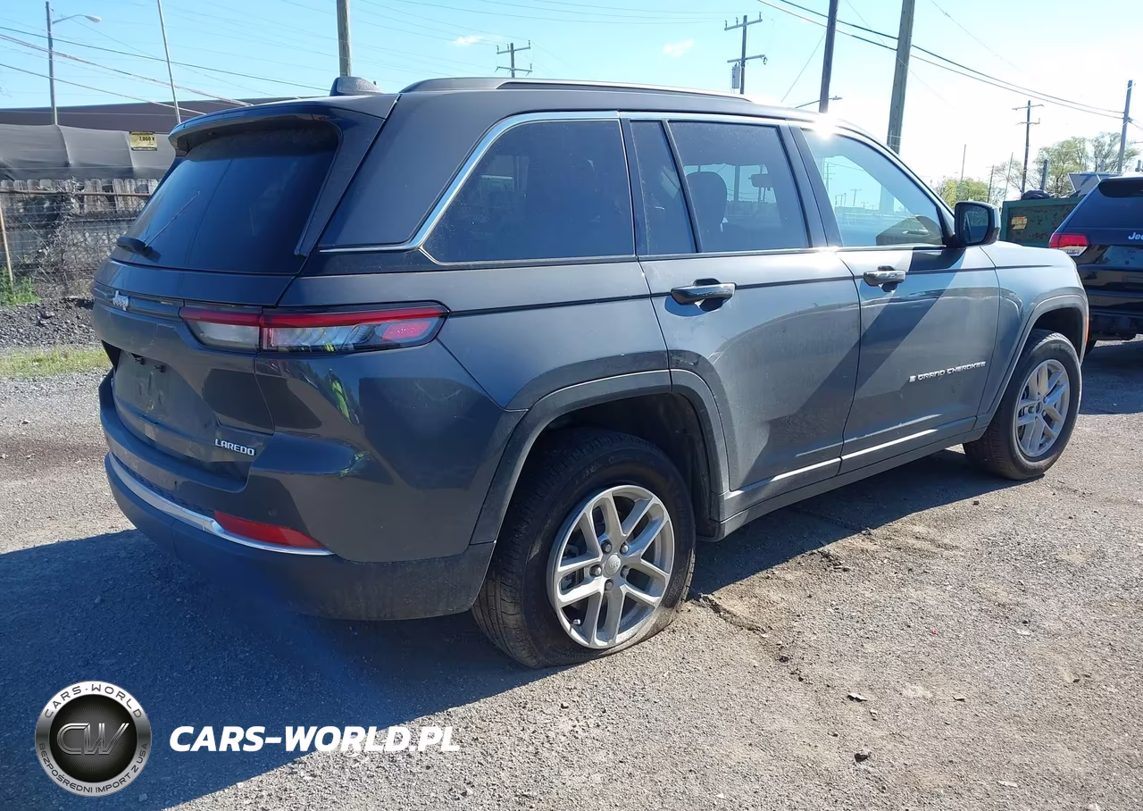 2025 Jeep Grand Cherokee Laredo X 4X4 VIN:1C4RJHAG3SC343708 - 4