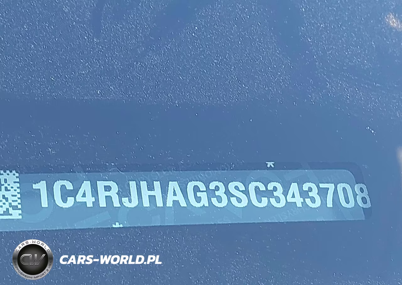 2025 Jeep Grand Cherokee Laredo X 4X4 VIN:1C4RJHAG3SC343708 - 9