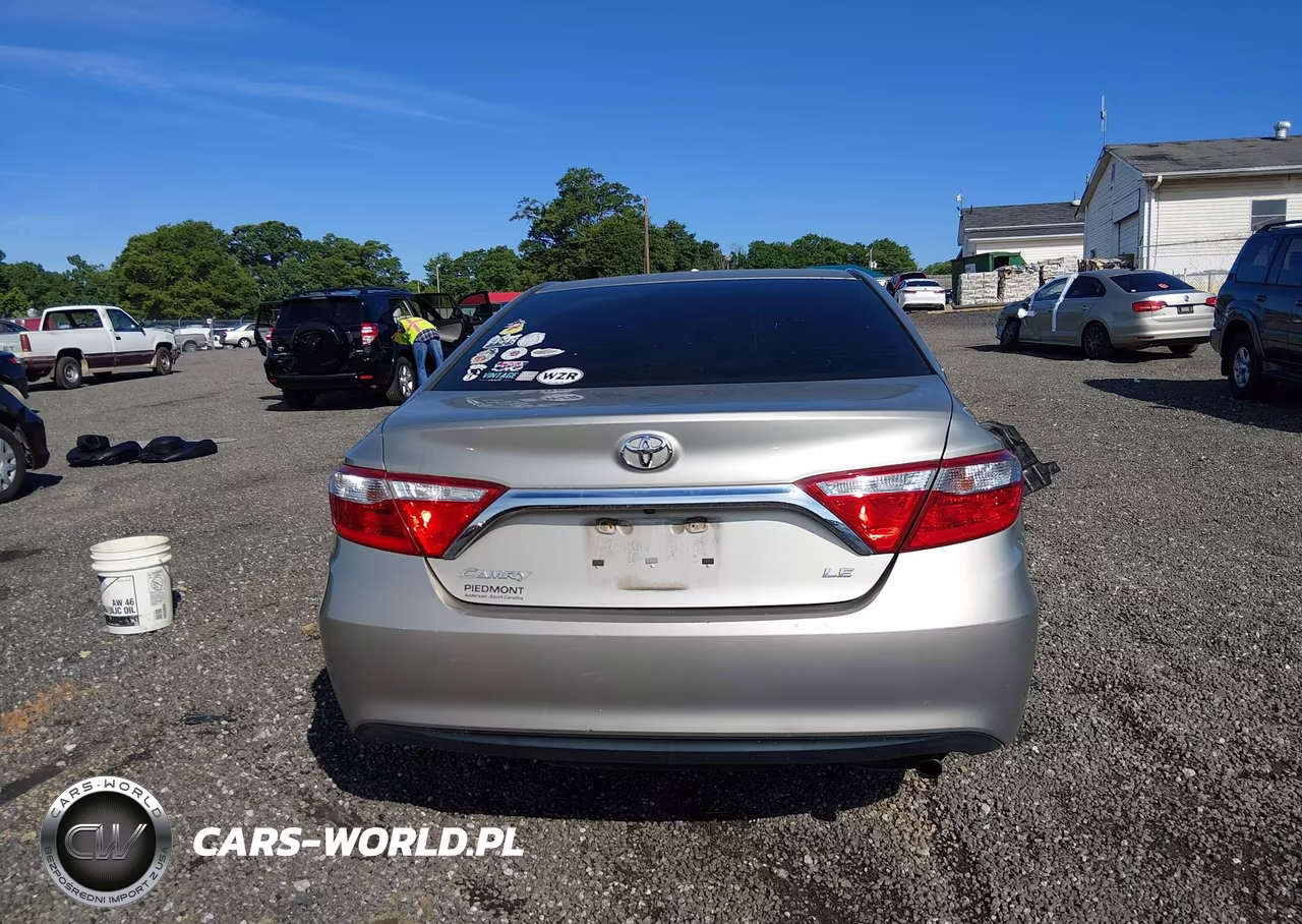 2017 Toyota Camry Le VIN:4T1BF1FK5HU290645 - 16