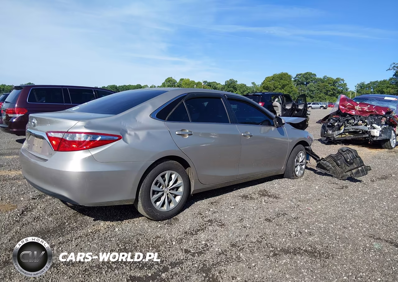 2017 Toyota Camry Le VIN:4T1BF1FK5HU290645 - 4