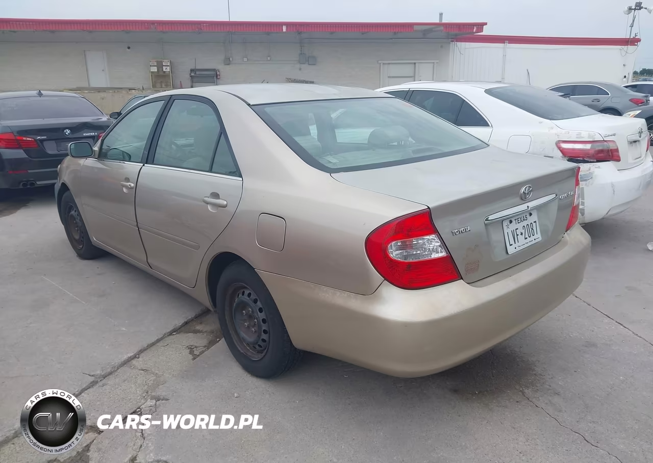 2004 Toyota Camry Le VIN:4T1BE32K04U887863 - 3
