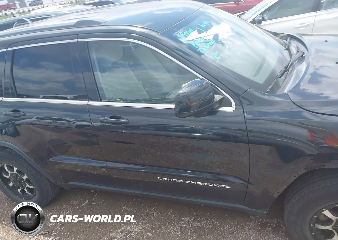 2015 Jeep Grand Cherokee Laredo VIN:1C4RJEAG7FC199374 - 13