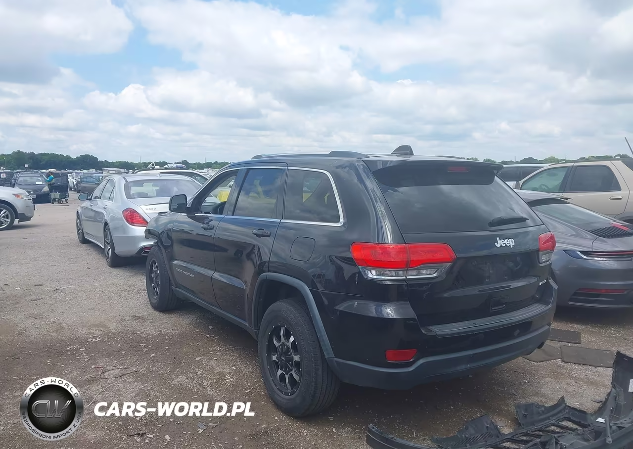 2015 Jeep Grand Cherokee Laredo VIN:1C4RJEAG7FC199374 - 3