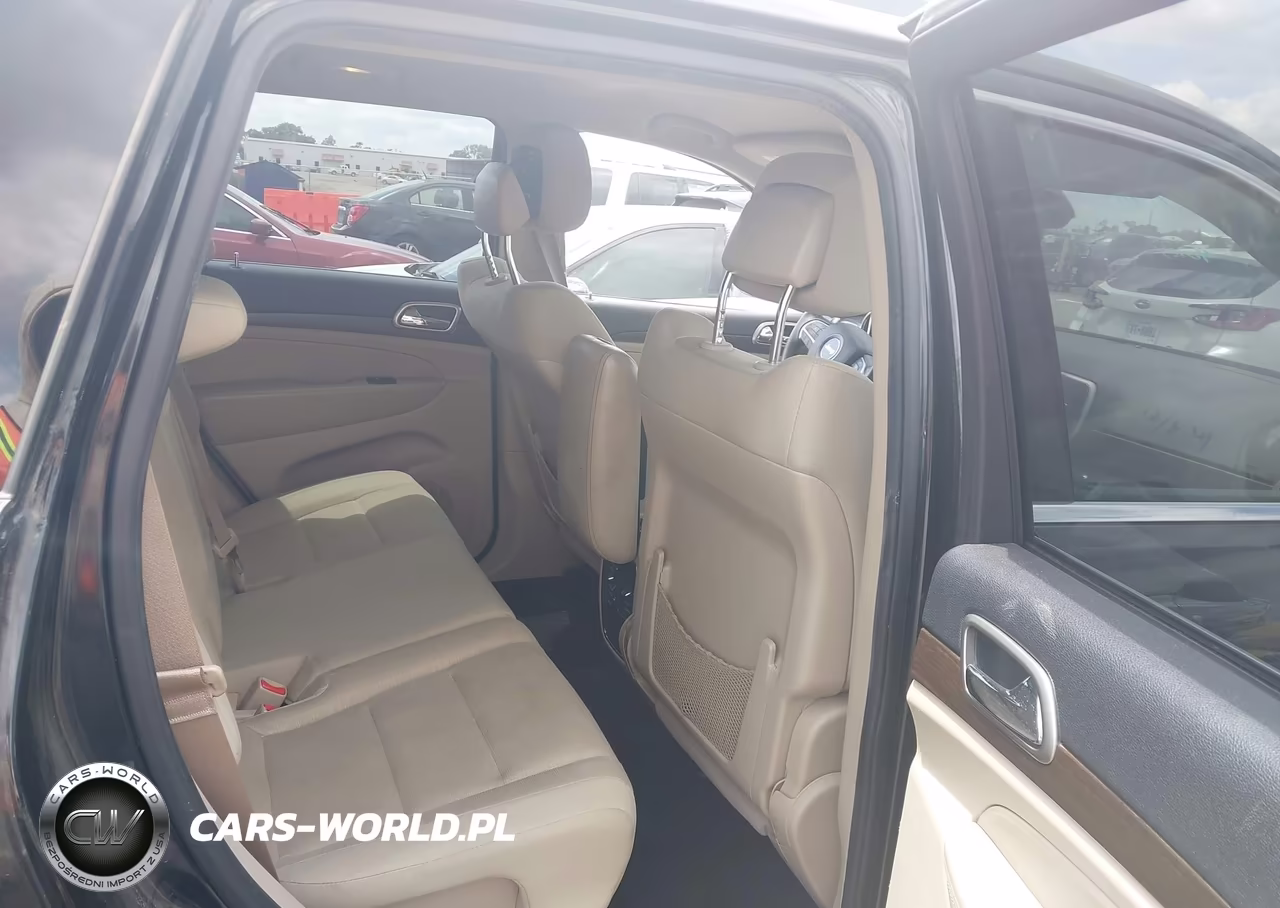 2015 Jeep Grand Cherokee Laredo VIN:1C4RJEAG7FC199374 - 8