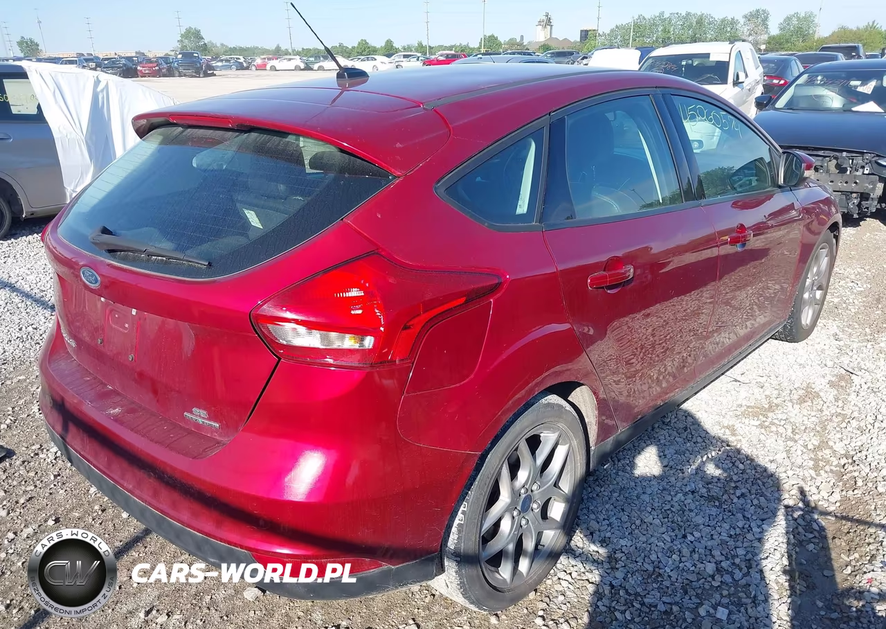 2015 Ford Focus Se VIN:1FADP3K29FL293178 - 4