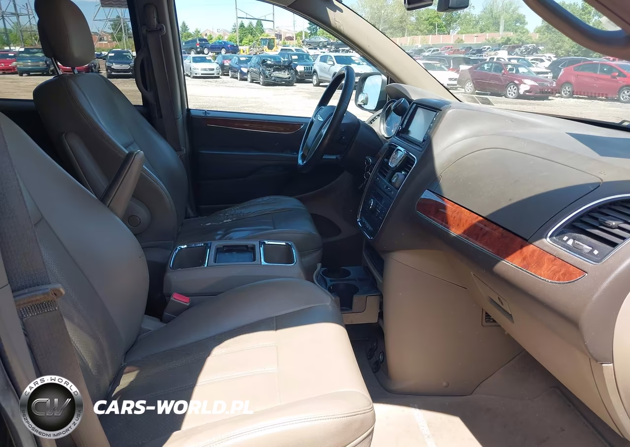 2012 Chrysler Town & Country Touring VIN:2C4RC1BG4CR401821 - 5
