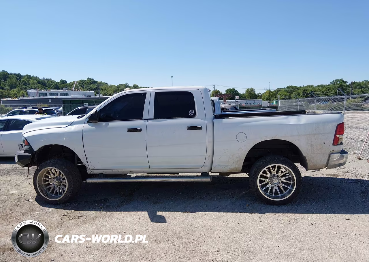 2016 Ram 2500 Tradesman VIN:3C6UR5CL8GG268981 - 14