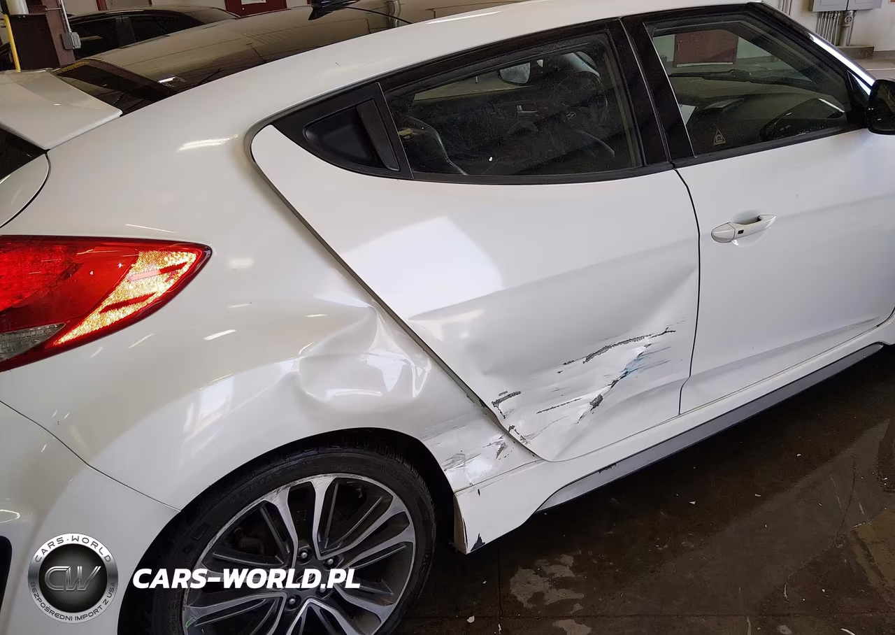 2016 Hyundai Veloster Turbo VIN:KMHTC6AE1GU300310 - 6