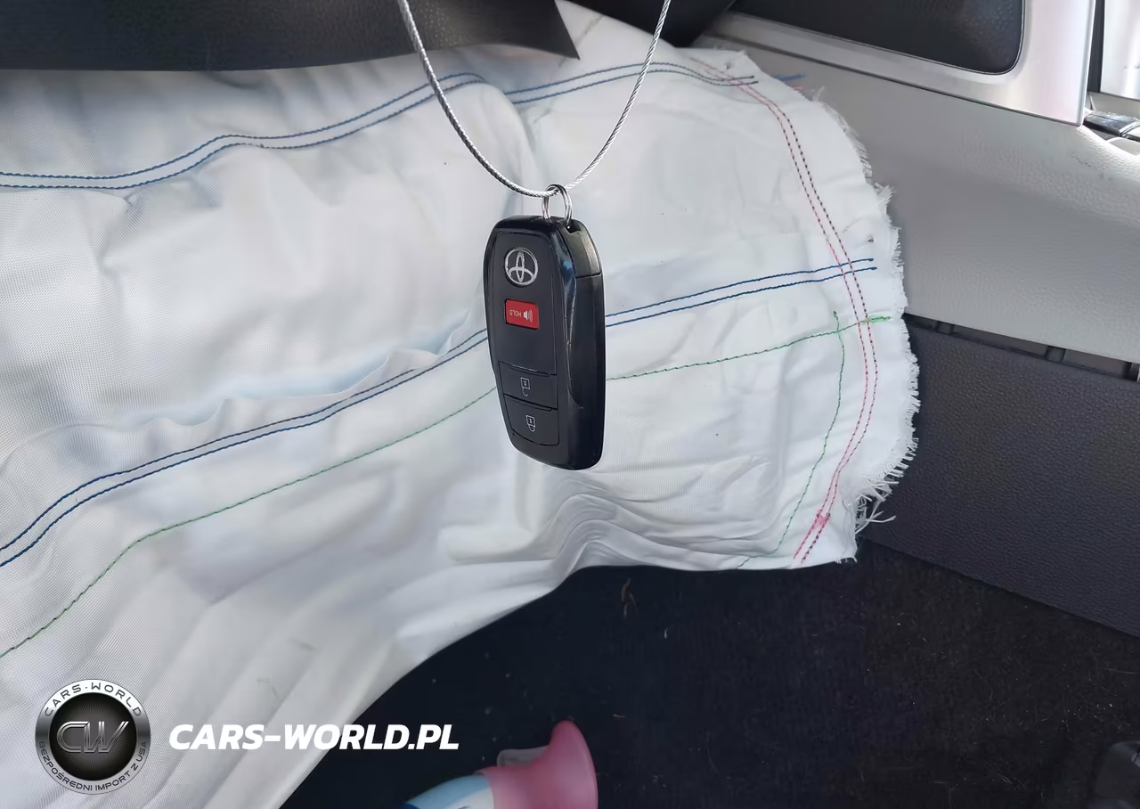 2022 Toyota Corolla Cross Le VIN:7MUCAAAG3NV004243 - 11