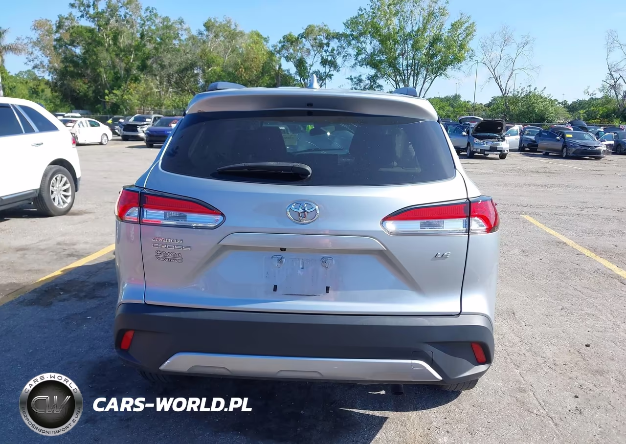 2022 Toyota Corolla Cross Le VIN:7MUCAAAG3NV004243 - 17