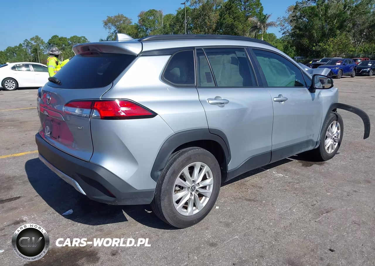 2022 Toyota Corolla Cross Le VIN:7MUCAAAG3NV004243 - 4