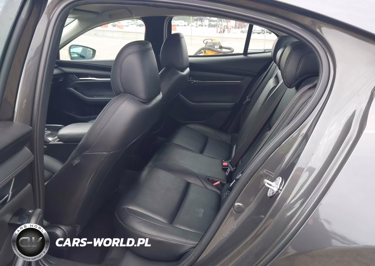 2019 Mazda Mazda3 Select Package VIN:JM1BPACL4K1112605 - 8