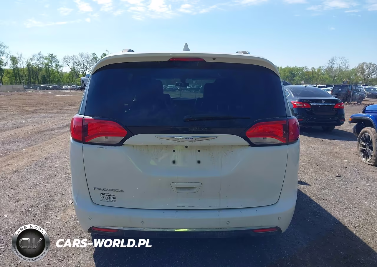 2018 Chrysler Pacifica Touring L VIN:2C4RC1BG8JR292017 - 17