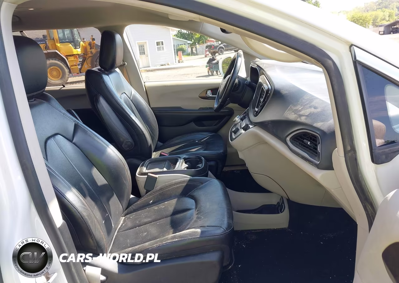 2018 Chrysler Pacifica Touring L VIN:2C4RC1BG8JR292017 - 5