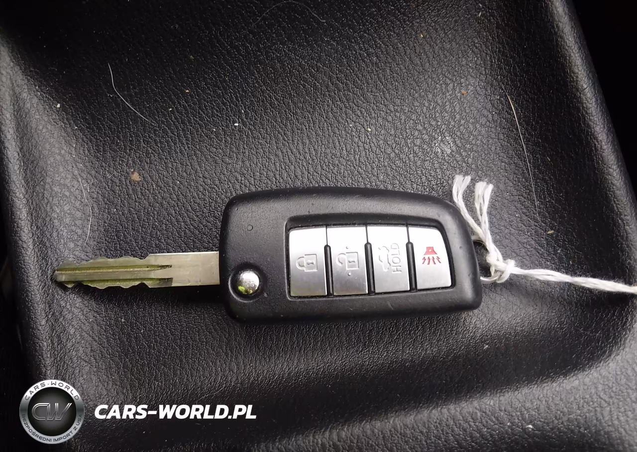 2022 Nissan Versa S 5-Speed Manual Transmission VIN:3N1CN8BV5NL868448 - 11