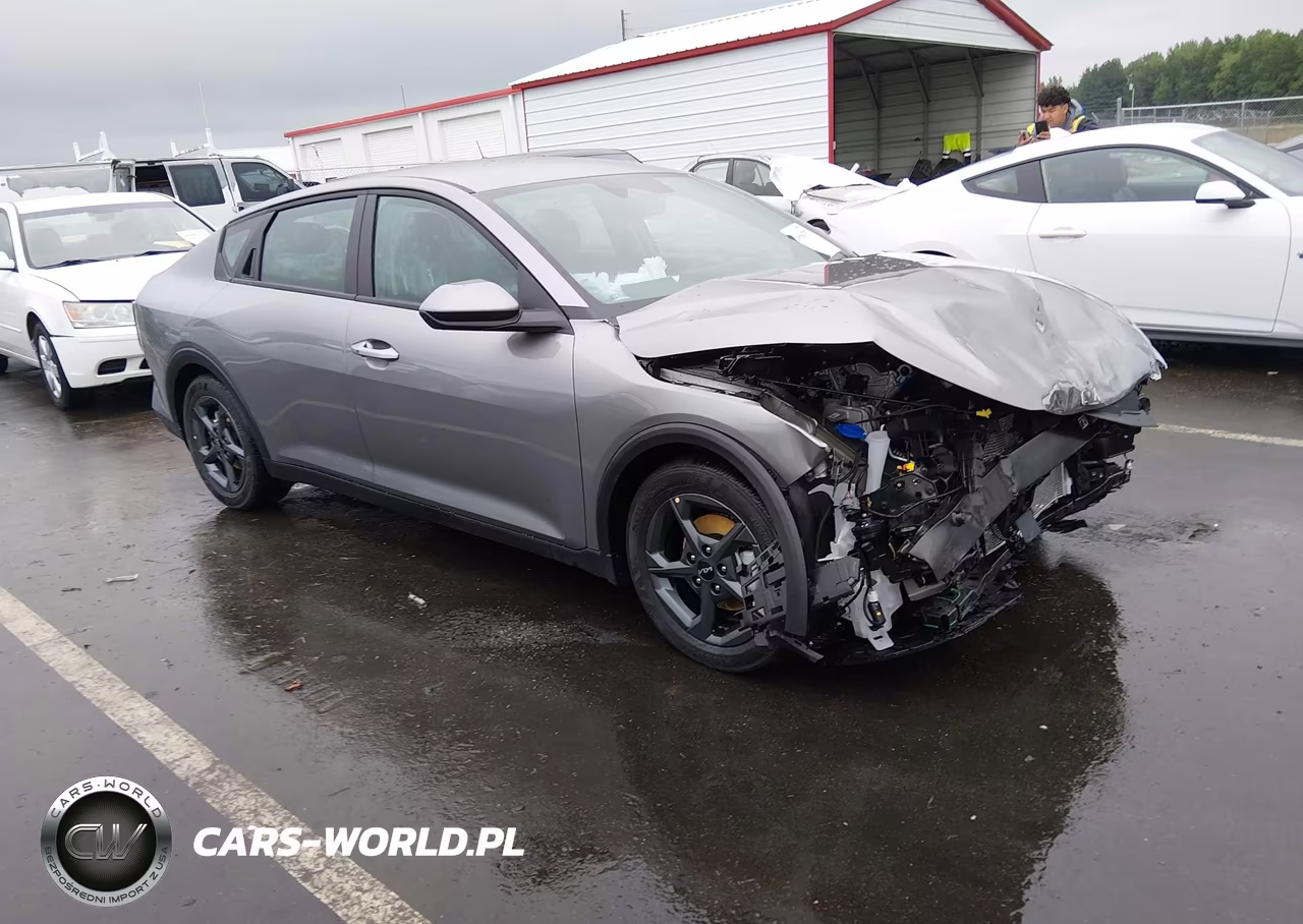 2026 Kia K4 Lxs – zdjęcie 1 z 17